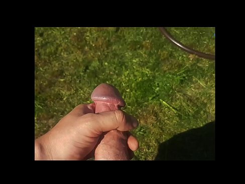 ❤️ Vruća zgodnica jebe svoju ružičastu macu i svršava špricom u ljetnom vrtu ☑ Jebeni video na hr.pornpictureshq.ru ❌❤