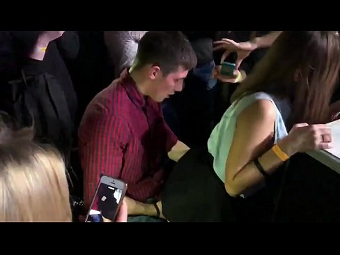 ❤️ Pravi seks u ruskom noćnom klubu. 18-godišnja Ruskinja u anusu i vagini pojebana u noćnom klubu ☑ Jebeni video na hr.pornpictureshq.ru ❌❤